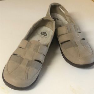 Clarks women shoes size 10 cloudsteppers